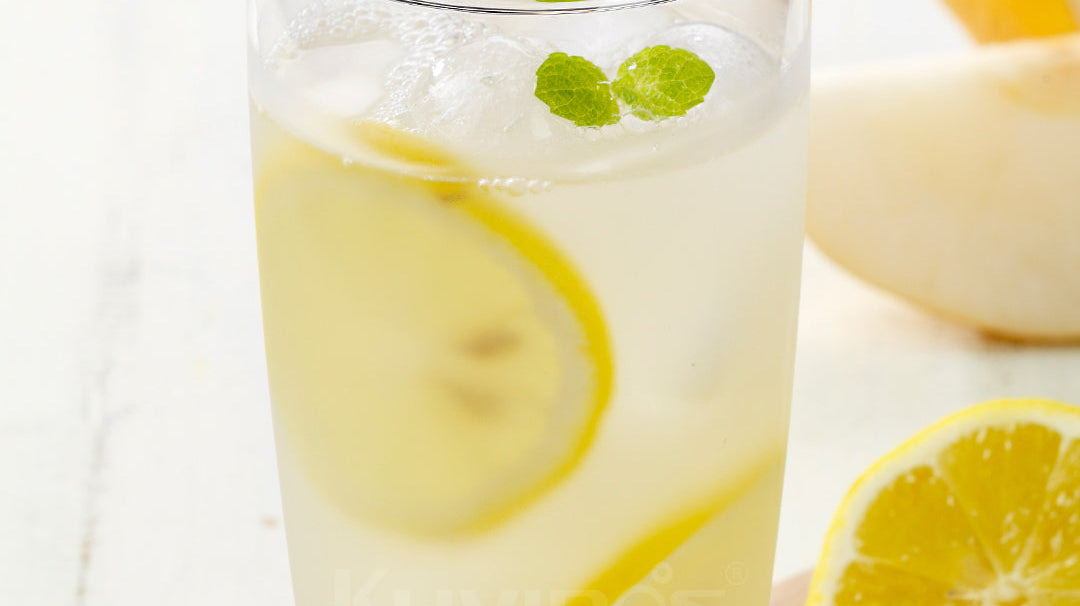Refreshing Pear and Lemon Juice