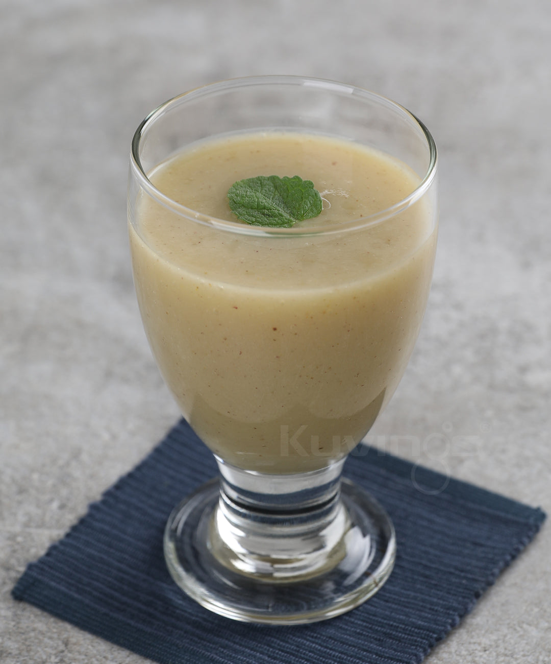 Fig and Napa Cabbage Smoothie