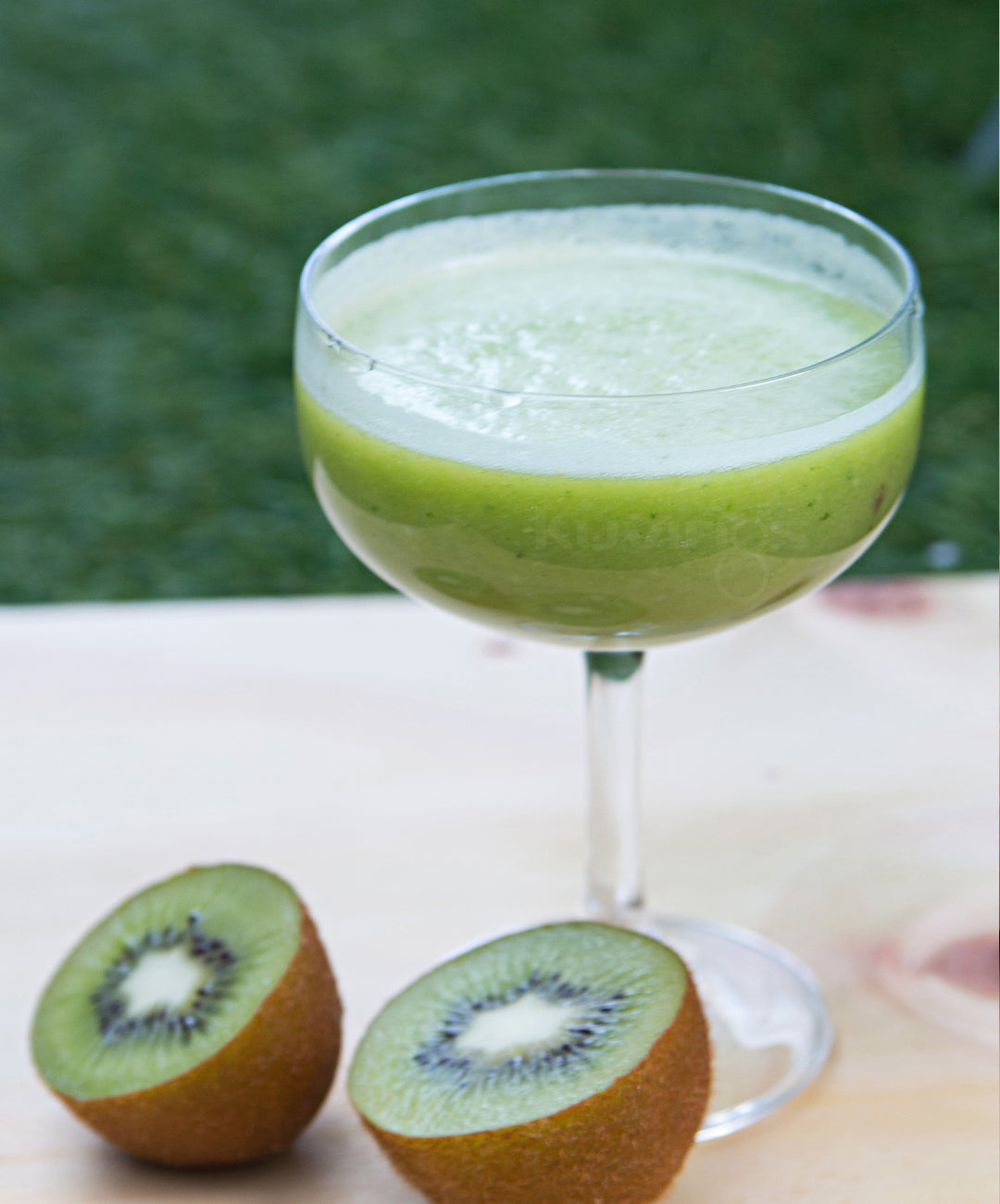 Kiwi and Cabbage Juice